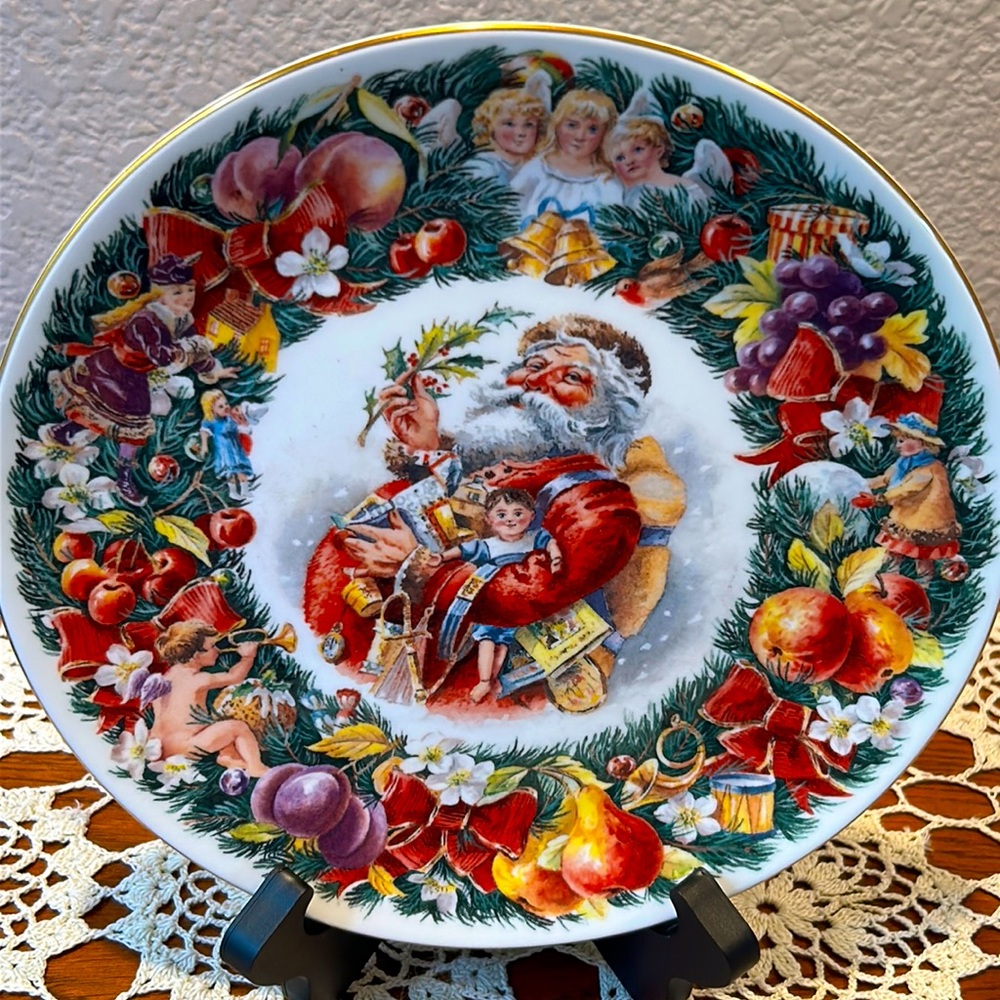 Royal Doulton Christmas Wishes Plate 1992